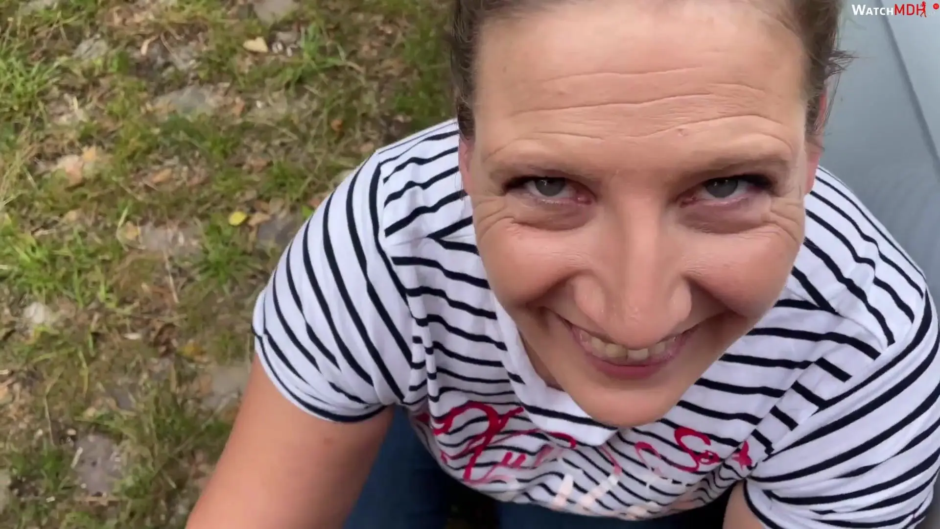 Cumshot direkt neben der Bundesstraße mit Julia-Winter